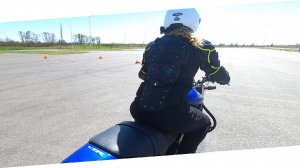 10 серия - Мотопуть новичка. 8 тренировка повороты с одной рукой!