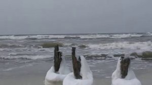 Зимнее море! Берег. Крым.