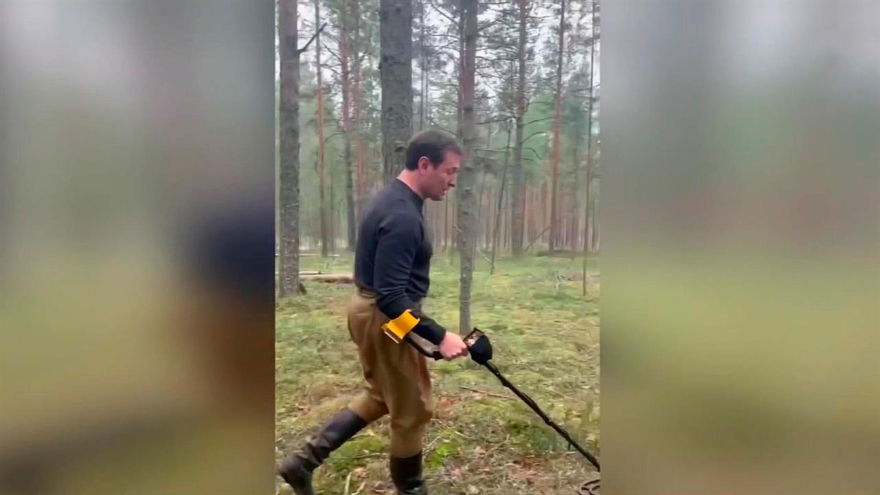 Безруков и Кологривый участвовали в раскопках реквизита к фильму "Август": видео