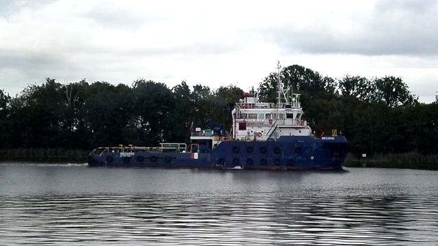 OCEANGOING TUG OCEANUS IN THE KALININGRAD SHIPPING CANAL