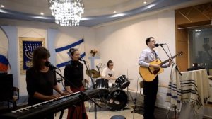 Ромэму Адонай Элоhейну