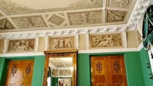 Передняя Парадная в Елагиноостровском дворце Санкт-Петербурга.