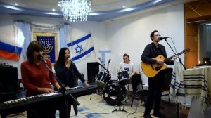 Мы хвалу воскликнем громко