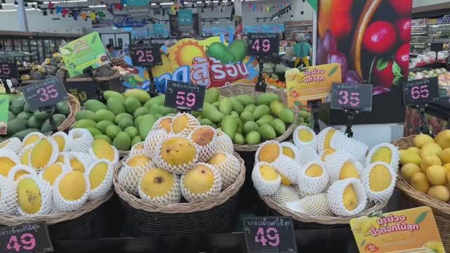 Шопинг в гипермаркете  Lotus’s в Паттайе