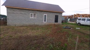 Огород. Брус на туалет. Ждем трактор..