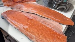 Рыбу красную солим по домашнему вкусно быстро просто