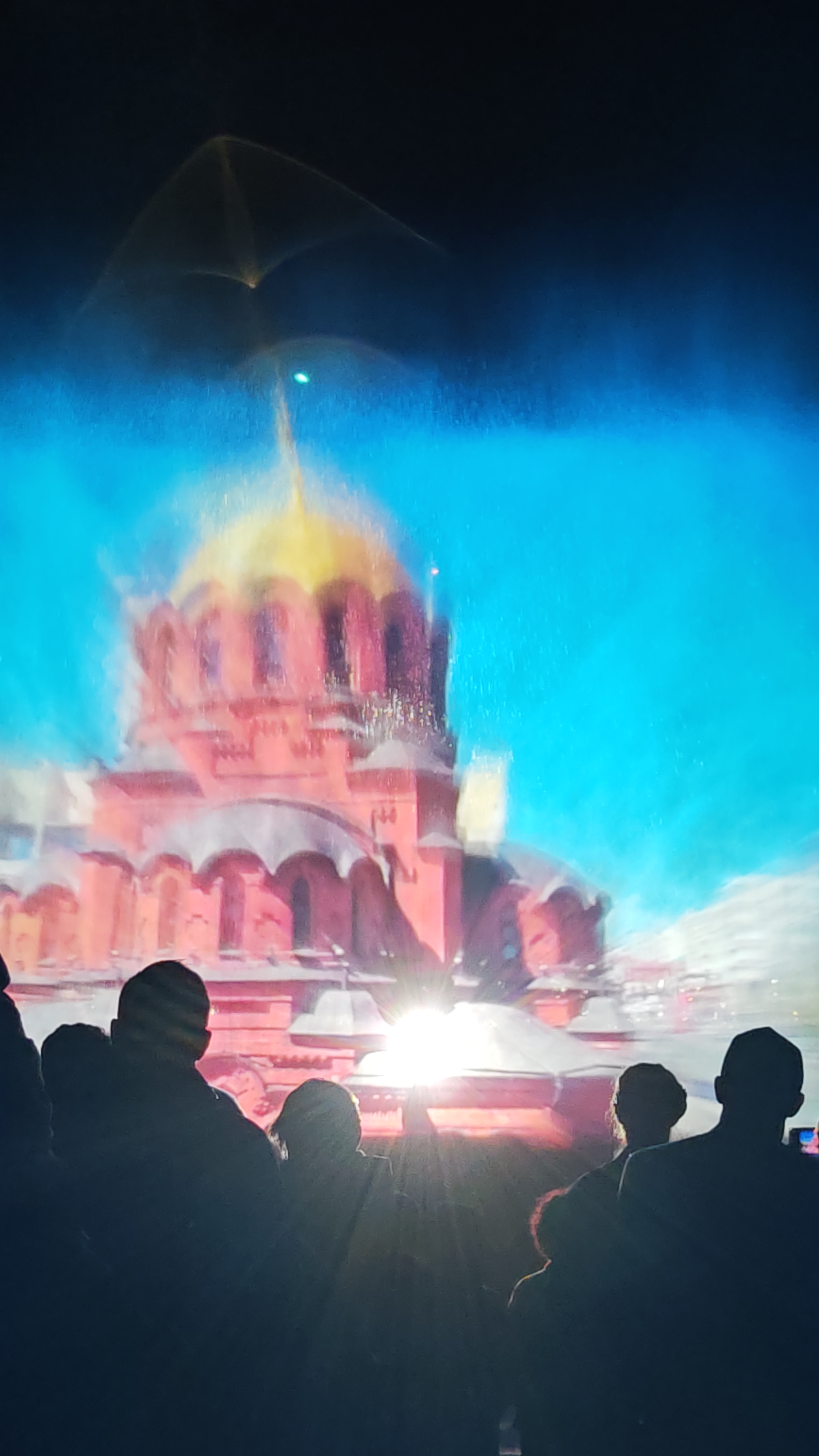 Огни и фонтаны города Н смотреть онлайн