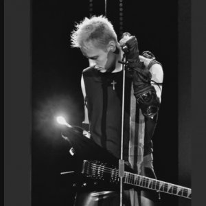 Если ты счастлив, поделись этим счастьем с другими...