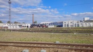 Полукруглое депо и старинный Паровоз в Москве.