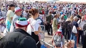 Давка+на+пешем+марафоне+из-за+бесплатных+палок+для+ходьбы.+Москва (1)
