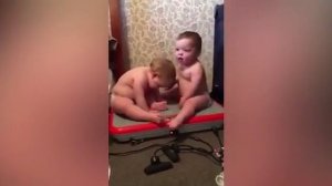 Аттракцион-трясучка для малышей / видео приколы 2025 смотреть онлайн / приколы видео самые смешные /