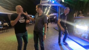 За Друзей хороших