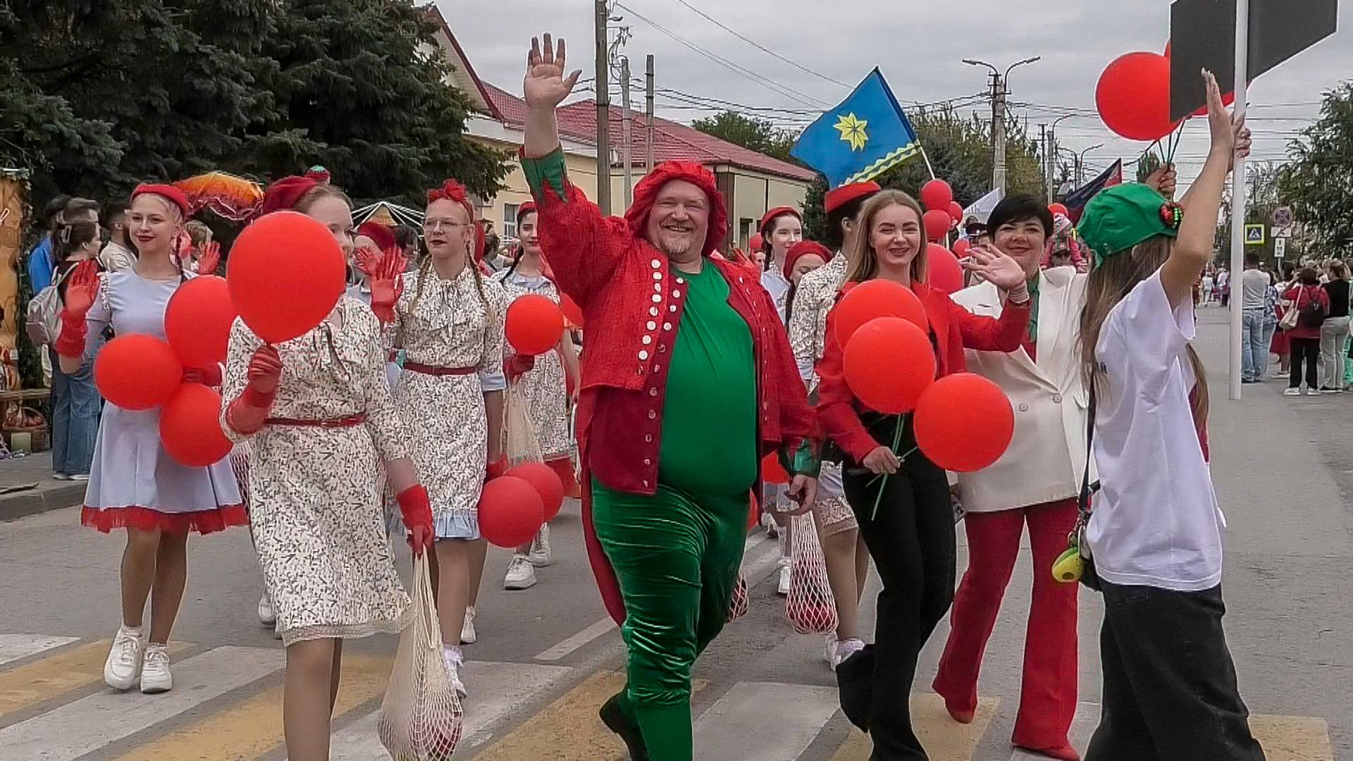 Волжане приняли участие в фестивале "Ахтубинский помидор" смотреть онлайн