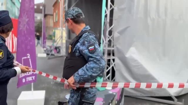 В «Арт-Квадрате» приставы опечатали сцену смотреть онлайн