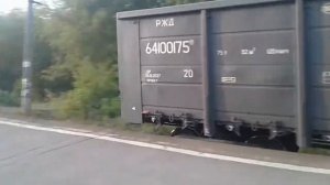 Электровоз ВЛ10-1776 с грузовым поездом, а также электропоезд ЭД2Т-0036