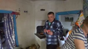 Жизнь в деревне. Жаренное мясо с белым корнем. Приготовленное на печи.