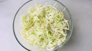 Салат с капустой, кукурузой и сухариками. Рецепт.