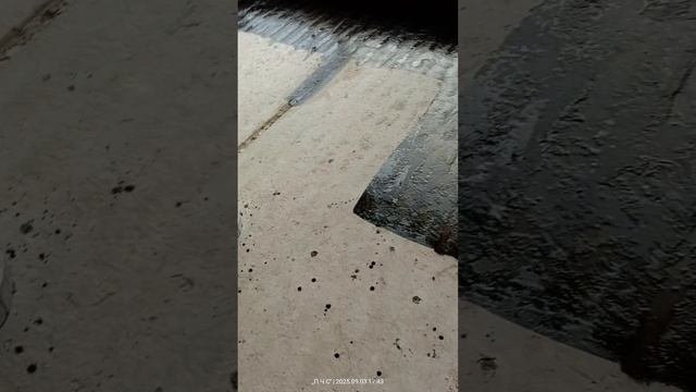 Подготовка к наклеивания гидроизоляции пола в доме