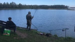 поимка карпа на большом водоёме
