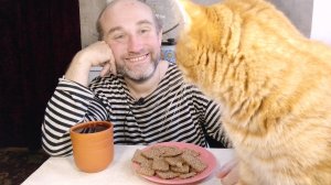 поздний завтрак с Рыжулей. проблемы с интернетом. мукбанг. обжор. еда на камеру. диета. шизофрения.