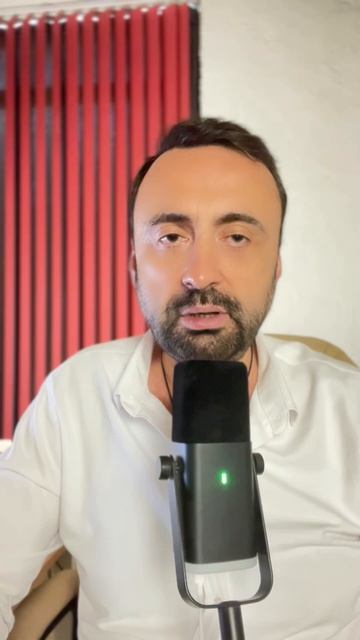 Почему девушка пишет, но не возвращается? #психология #бывшая #бывший #возвратдевушки