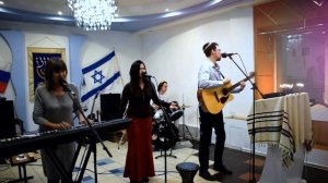 Пусть Хануки свеча горит!