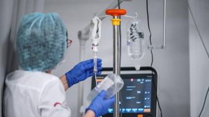 Один человек пострадал при атаке дрона ВСУ на автомобиль в Курской области