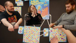 Море волнуется раз, море волнуется два, море волнуется три, всё, что найдёшь,  собери!!!!))))