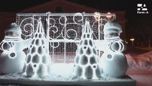 Снеговики с елками и панно. Новогодние уличные фигуры из стеклопластика. Собственное производство.