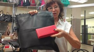 Новое поступление. Стильная модель сумки выполнена из натуральной кожи. Зонтик плюс. КОМПЛИМЕНТ.