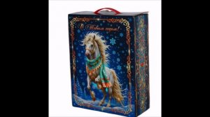 Сладкий новогодний подарок весом 2500 грамм в картонной упаковке