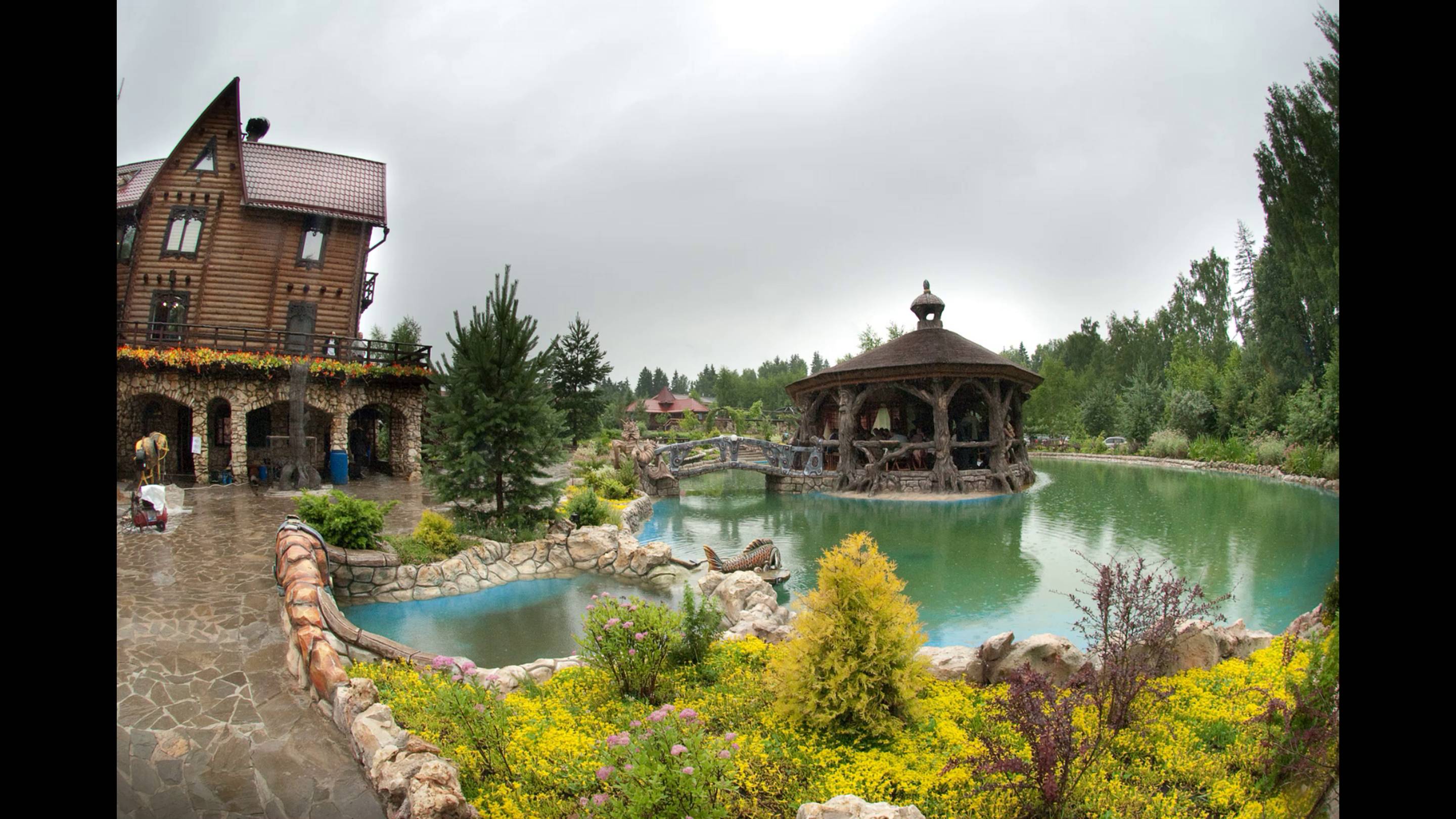 Скульптуры  из  арт бетона оформление дачи.беседка водоём.Берендеево царство.