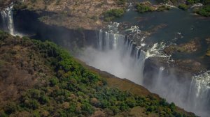 Водопад Виктория в "сухой" сезон с вертолёта.