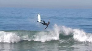 Река соединялась с океаном и образовывала волны для серфинга!