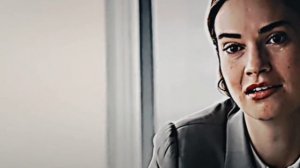 Шикарная Lily в своей новой роли.