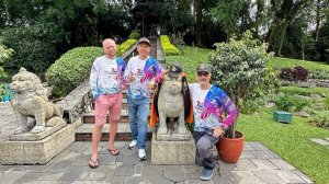 Участники экспедиции Клуба 8000 тренируются на ступеньках лестницы в Катманду