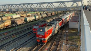 Электровоз ЭП2К - 060 с пасс.поездом на ст.Дёма, август 2025 года