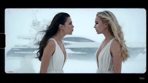 Он опять нас посреди бури сгинерировал!