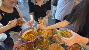 Дневная и ночная уличная еда в Южном Китае - Кунг-фу Роти