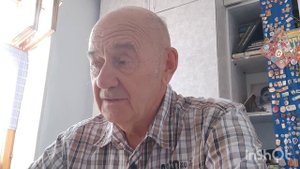 Зарплаты должны.Быть высокими. А экономика тоже должна. Быть экономной... А они об этом знают?