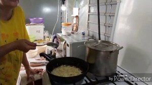 Варю вкусный борщ / Вспомнила нашего Петра.