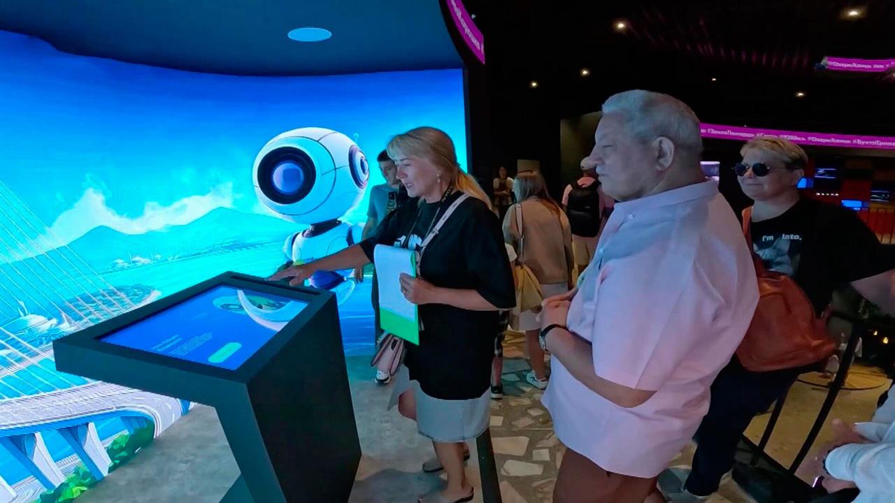 Во Владивостоке для посетителей открыл двери филиал Национального центра "Россия"