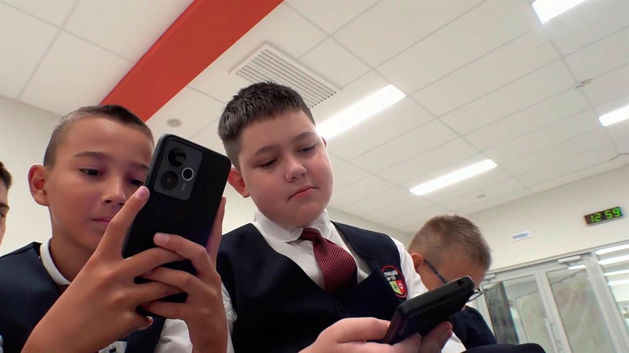 Разработчик объяснил, почему MAX - лучшая платформа для школьных чатов