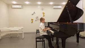 Брюхнин Артём, 8 лет
Л.Шитте, "Этюд Си бемоль мажор"