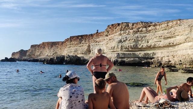 пляж Голубая бухта Города Севастополя смотреть онлайн