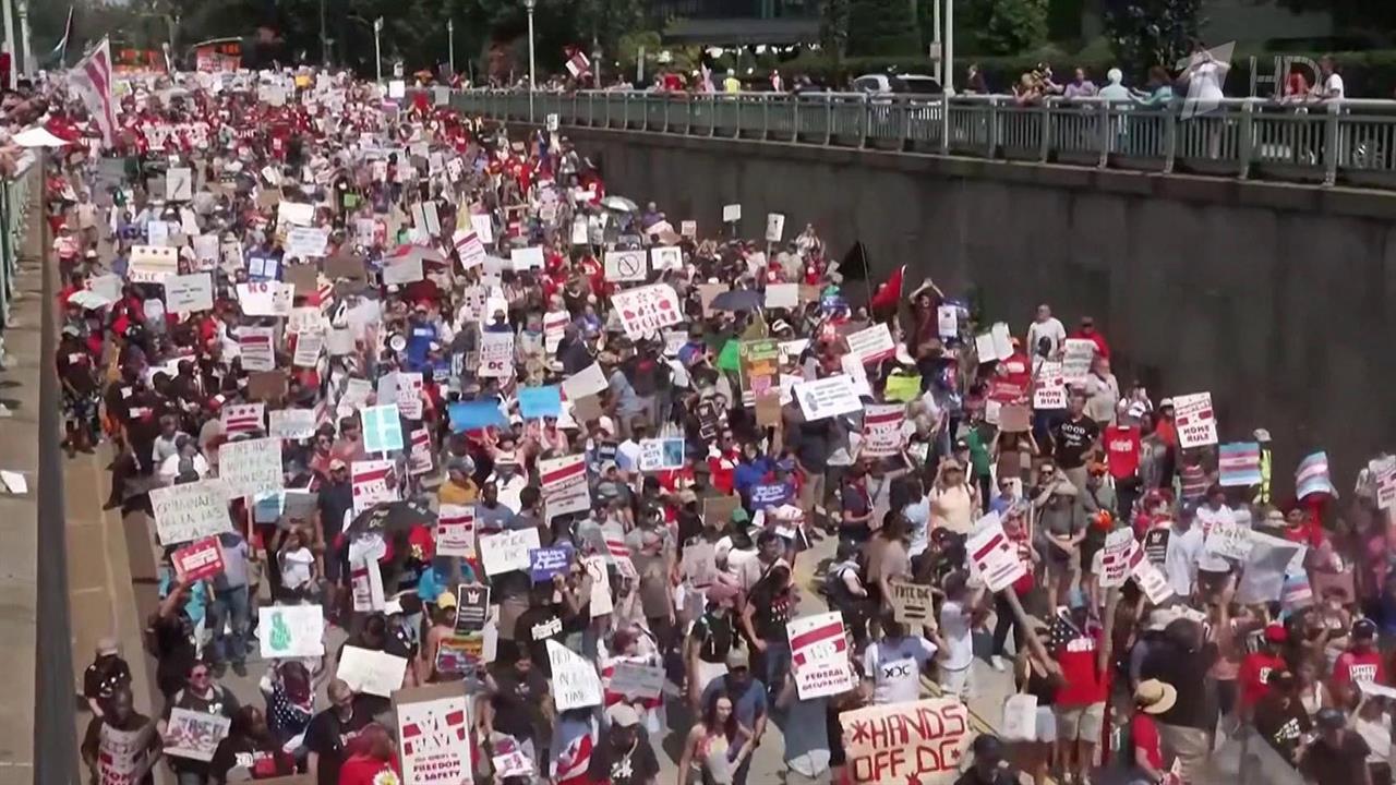 В разных американских городах проходят акции против миграционной политики Белого дома