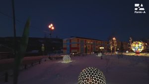 Стеклопластиковый шар с отверстиями и подсветкой. Новогодние уличные фигуры из стеклопластика.