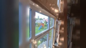 1000033947.mp4 (Собака наблюдает за устройством откосов у оконных и дверного проёмов в доме А-фрейм)