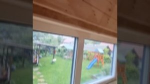 1000033938.mp4 (Собака наблюдает за устройством откосов у оконных и дверного проёмов в доме А-фрейм)