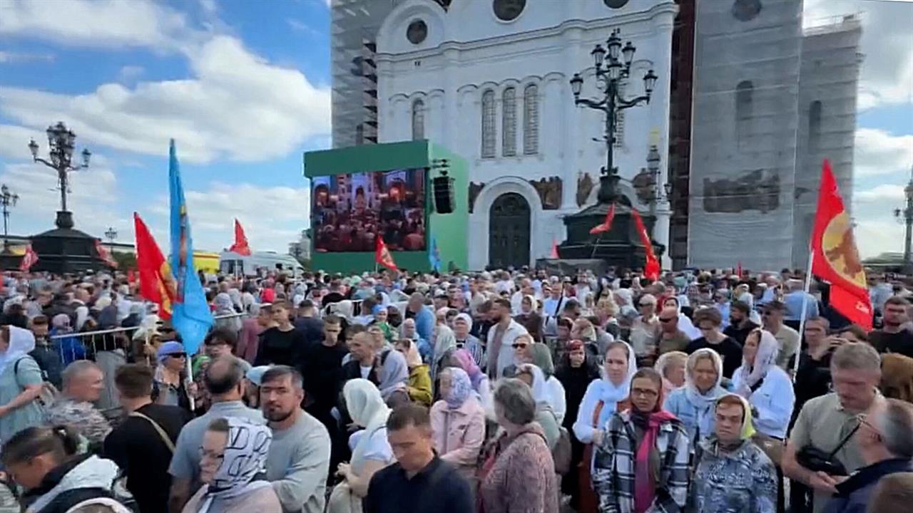 В столице проходит общемосковский крестный ход во главе с патриархом Кириллом
